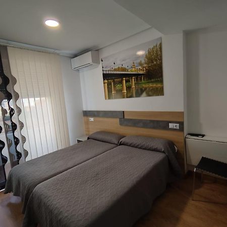 Hostal Rioja Condestable 로그로노 외부 사진