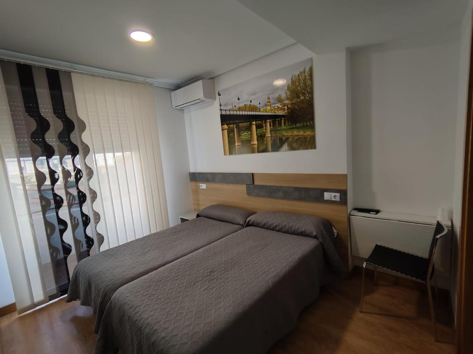 Hostal Rioja Condestable 로그로노 외부 사진