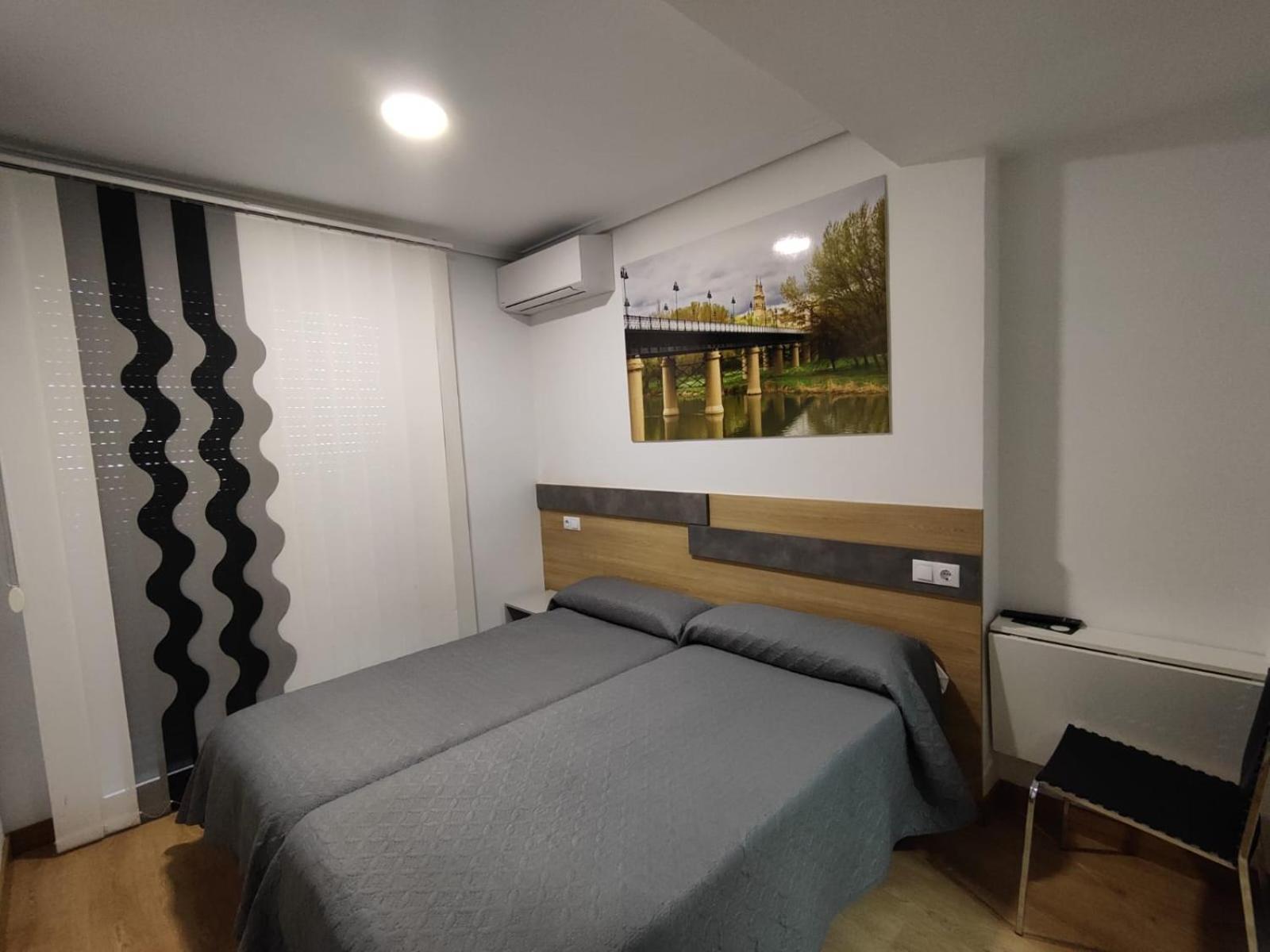 Hostal Rioja Condestable 로그로노 외부 사진